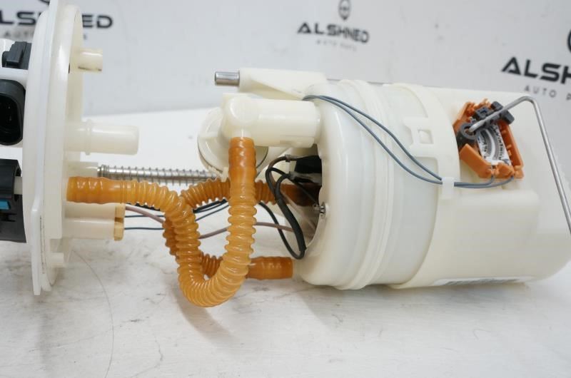 2013 HYUNDAI SANTA FE Fuel Pump Assembly 31110-4z500 OEM - Alshned Auto Parts