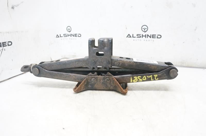 2015 Toyota Venza Jack 09111-06151 OEM - Alshned Auto Parts