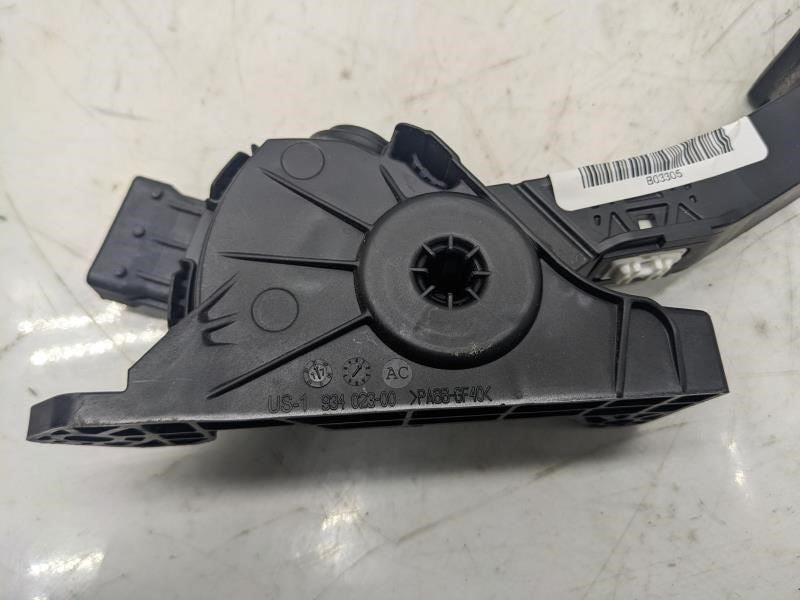 2017-2019 GMC Canyon 8 spd trans Accelerator Gas Pedal 84317851 OEM - Alshned Auto Parts