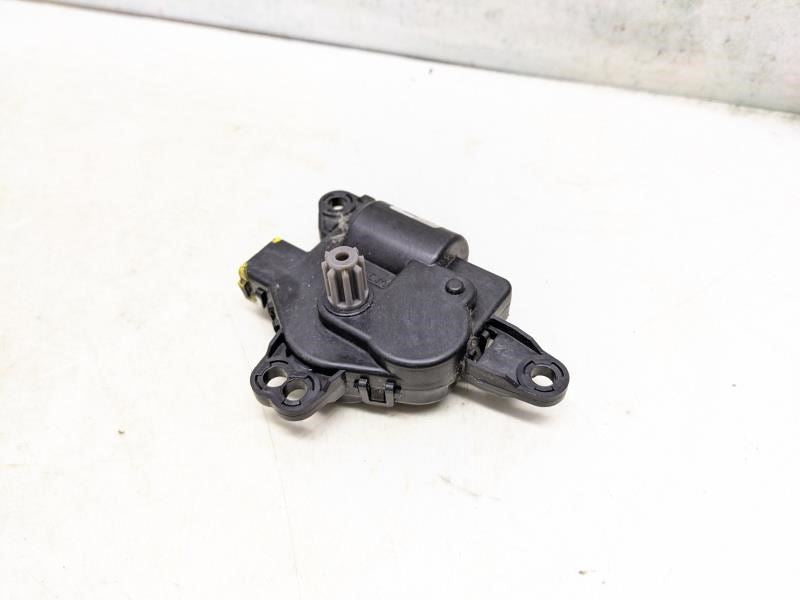 2017-2020 Hyundai Elantra Left HVAC Air Adjustment Control Motor 97154-F2000 OEM - Alshned Auto Parts