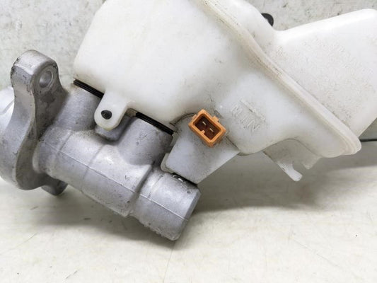 2015-2019 Hyundai Sonata Brake Master Cylinder & Reservoir 58510-C1200 OEM - Alshned Auto Parts