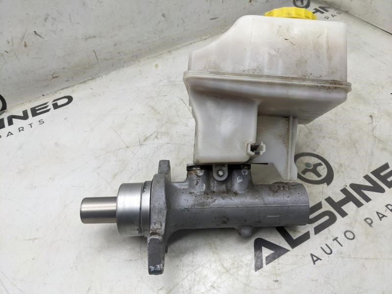 2019-2023 Ram 1500 Laramie Brake Master Cylinder & Reservoir 68398157AA OEM - Alshned Auto Parts