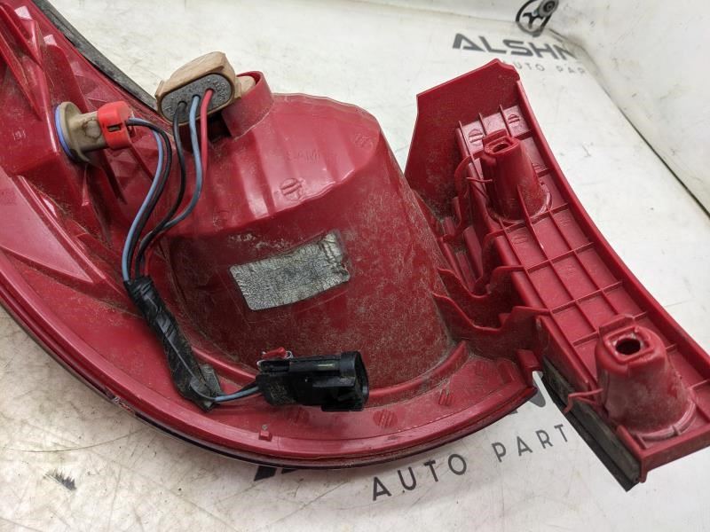 2009-2012 Chevrolet Traverse Passenger Side Tail Light Lamp 15912686 OEM - Alshned Auto Parts