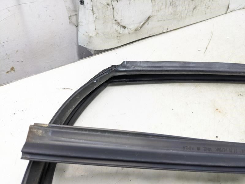 2015-19 Hyundai Sonata Front Left Door Window Glass Run Channel 82530-C2000 OEM - Alshned Auto Parts