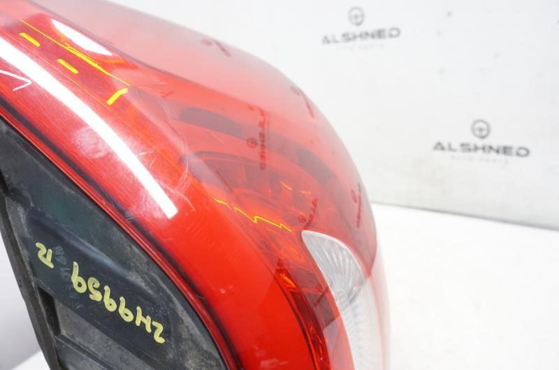 2014-2016 Kia Cadenza Rear Right Quarter Panel Tail Light 924023R620 OEM - Alshned Auto Parts