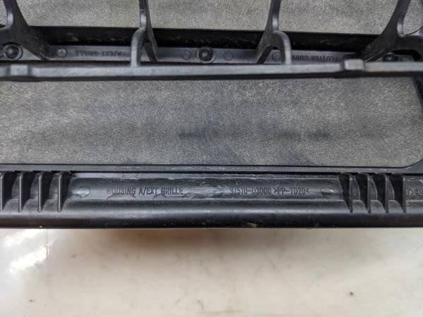 2017-2019 Hyundai Elantra Rear Left Quarter Panel Pressure Vent 97510-D3000 OEM - Alshned Auto Parts