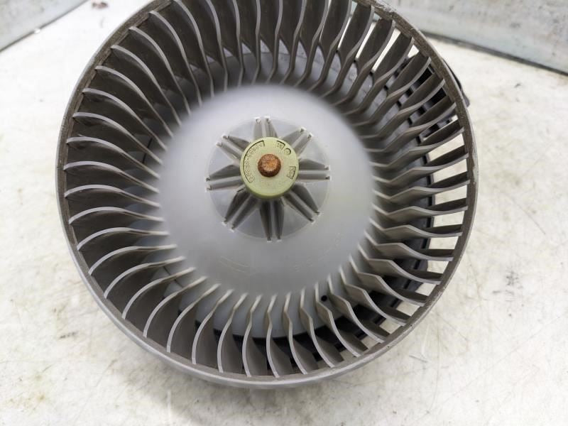 2011-13 Jeppe Wrangler AC Air Conditioning HVAC Blower Motor Fan 68089118AA OEM