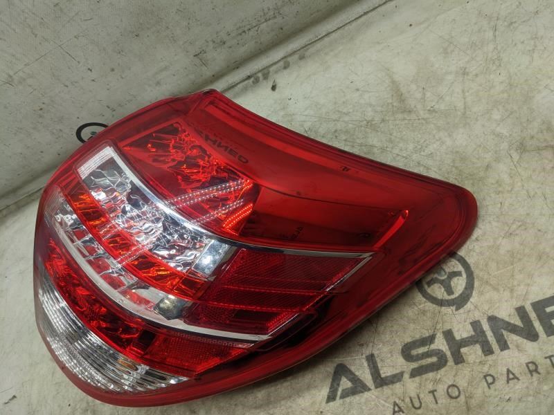 2012 Toyota RAV4 Rear Right Passenger Side Tail Light Lamp 81550-0R010 OEM - Alshned Auto Parts