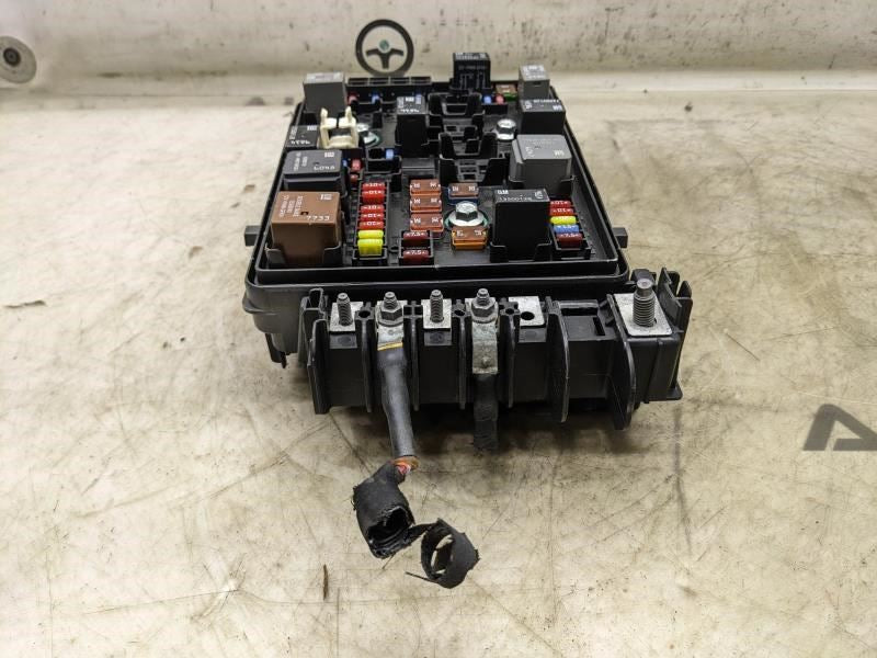 2018-2021 Chevrolet Equinox Engine Fuse Box Relay Junction Block 23246682 OEM - Alshned Auto Parts