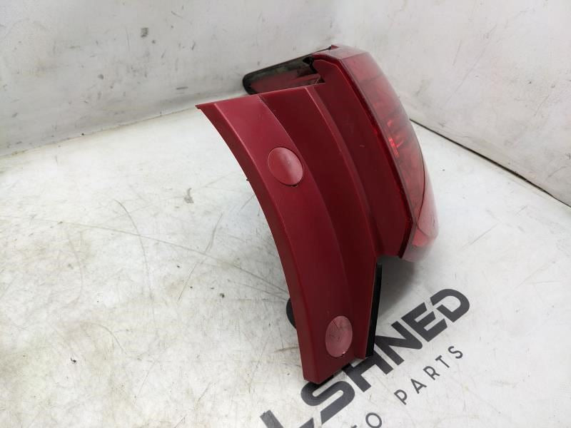 2009-2012 Chevrolet Traverse Passenger Side Tail Light Lamp 15912686 OEM - Alshned Auto Parts