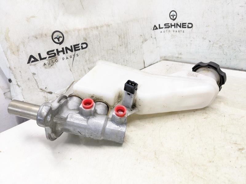 2017-2019 Hyundai Elantra Brake Master Cylinder 58510-F2400 OEM - Alshned Auto Parts