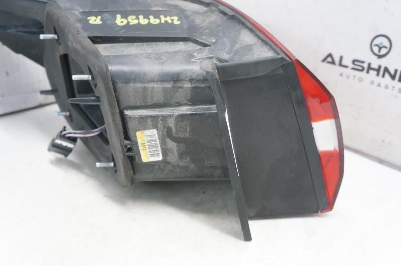 2014-2016 Kia Cadenza Rear Right Quarter Panel Tail Light 924023R620 OEM - Alshned Auto Parts