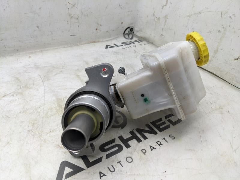 2019-2023 Ram 1500 Laramie Brake Master Cylinder & Reservoir 68398157AA OEM - Alshned Auto Parts