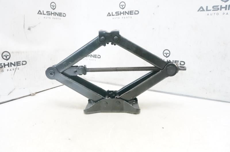 2014 Volkswagen Passat Lift Jack 5C0011031B OEM - Alshned Auto Parts