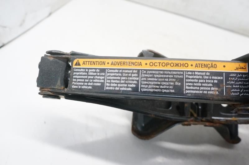 2015 Chevrolet Impala Lift Jack 13581762 OEM - Alshned Auto Parts