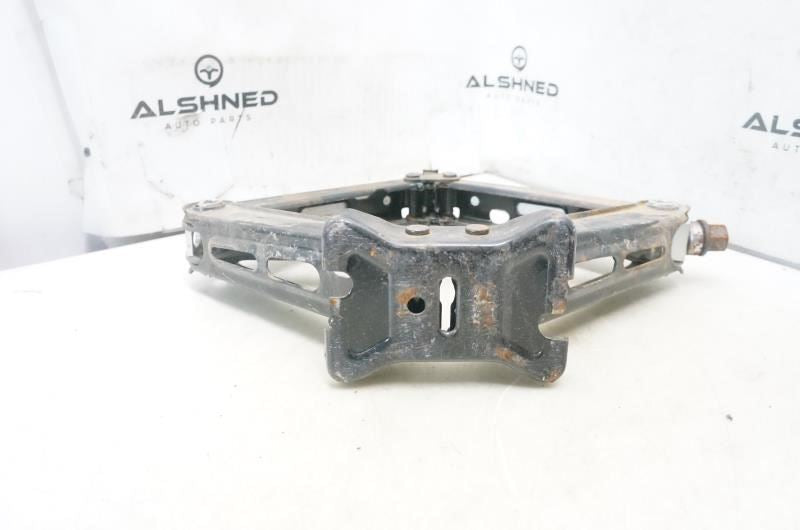 2012-2018 Chevrolet Cruze Lift Jack 13501786 OEM - Alshned Auto Parts