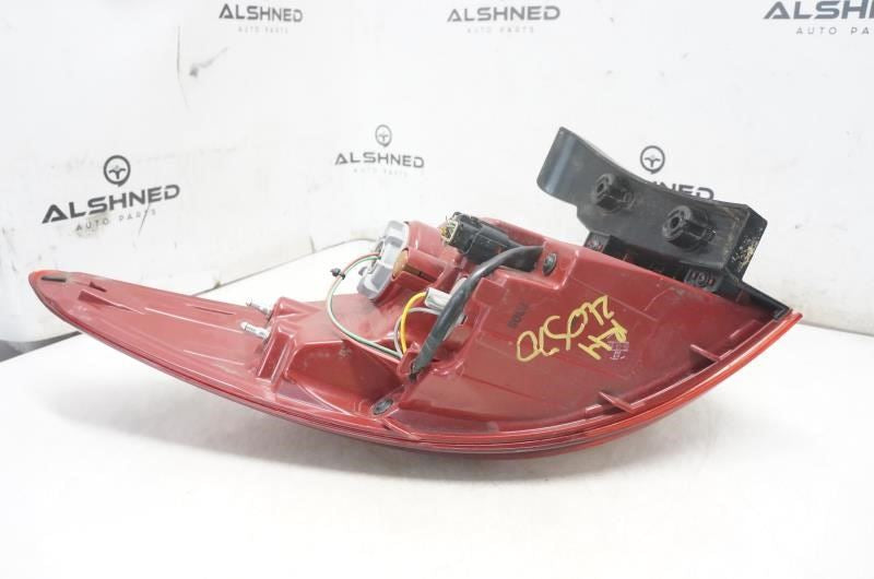 2018 Hyundai Santa Fe XL Right Passenger Rear Tail Light Quarter 92402-B8630 OEM - Alshned Auto Parts