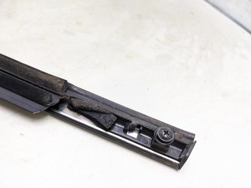 2017-2018 Hyundai Elantra Front Right Outside Belt Molding 82220-F2000 OEM - Alshned Auto Parts