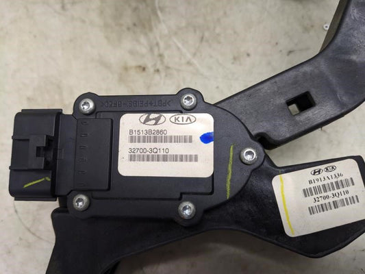 2012-2015 Kia Optima Gas Fuel Accelerator Pedal 32700-3Q110 OEM - Alshned Auto Parts