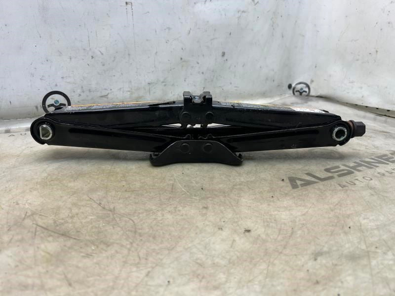 2012-2018 Chevrolet Cruze Lift Jack 13501786 OEM - Alshned Auto Parts