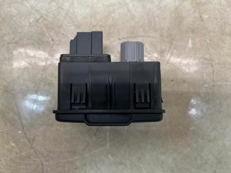 2015-20 Ford F150 Dash 12V Power Outlet Auxiliary & Cover FL3T-19G310-BC OEM - Alshned Auto Parts