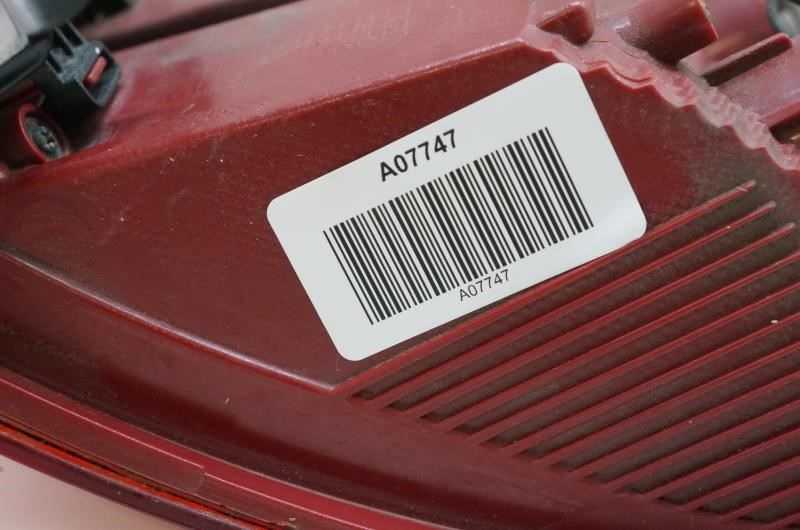 2015 Hyundai Santa Fe Sport Passenger Right Rear Tail Light 92402-4Z000 OEM - Alshned Auto Parts