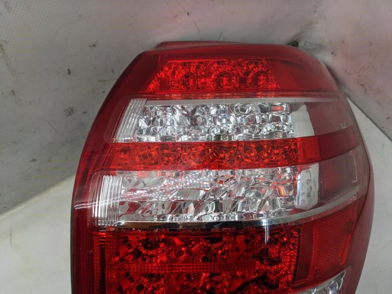 2009-2012 Toyota RAV4 Passenger Right Side Tail Light Lamp 81550-0R010 OEM - Alshned Auto Parts