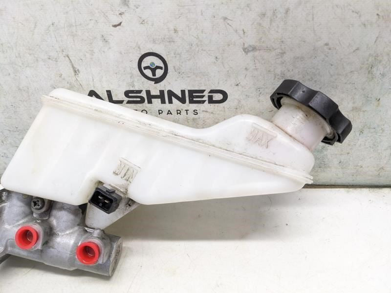 2017-2019 Hyundai Elantra Brake Master Cylinder 58510-F2400 OEM - Alshned Auto Parts