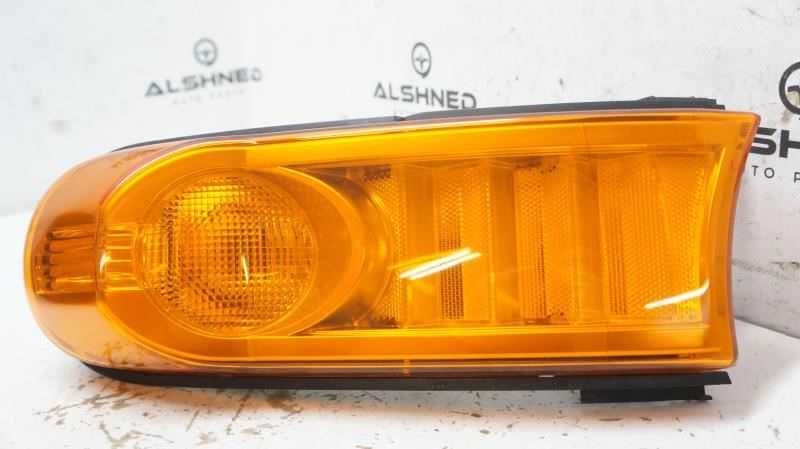 12-14 Toyota FJ Cruiser Passenger Right Front Turn Signal Light 81131-35560 OEM - Alshned Auto Parts