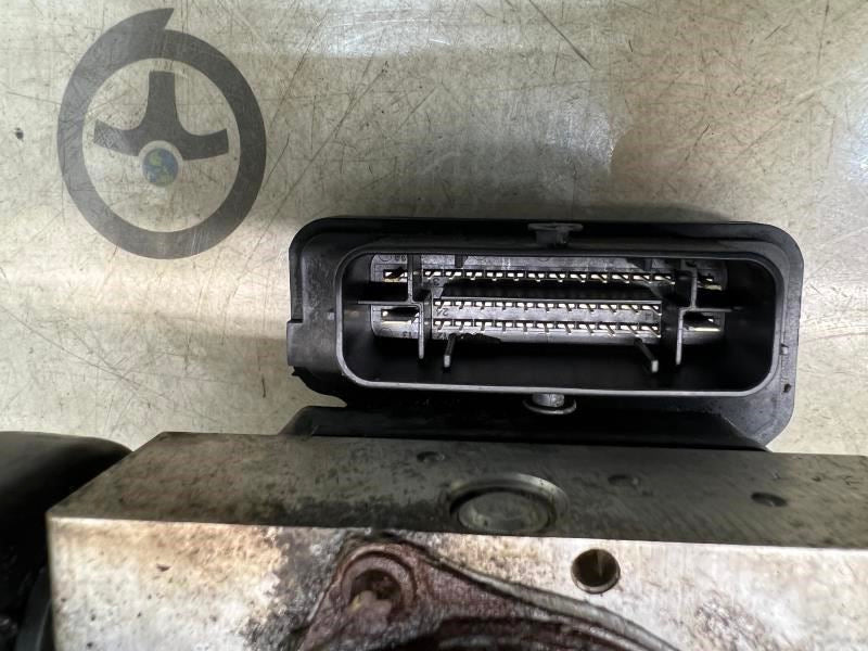 2015-2016 Ford F150 ABS Anti-Lock Brake Pump Control Module GL3Z-2C215-B OEM
