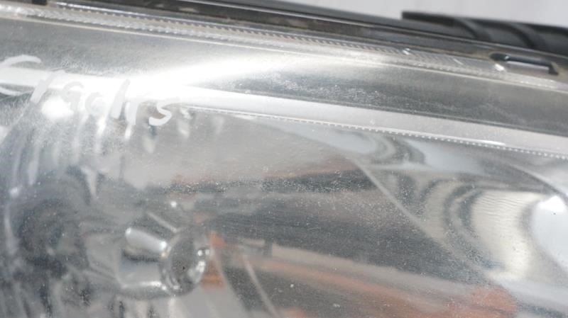 *READ* 2010-2011 Kia Soul Passenger Right Front Head Light 921022K030 OEM - Alshned Auto Parts