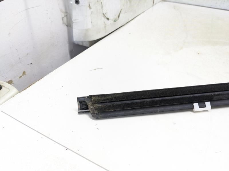 2017-2018 Hyundai Elantra Front Right Outside Belt Molding 82220-F2000 OEM - Alshned Auto Parts