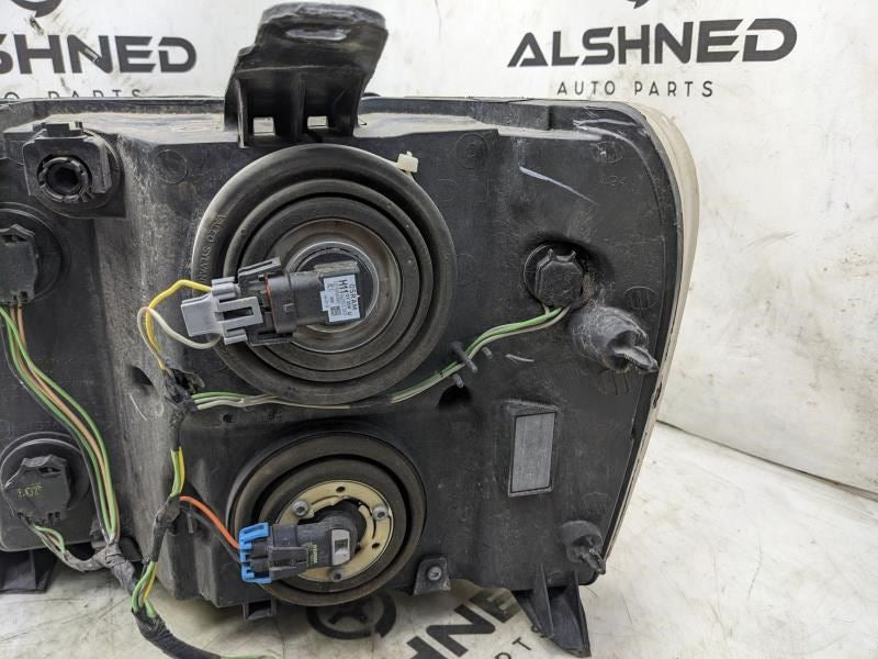 07-14 GMC Sierra 2500 HD Passenger Right Headlight Lamp 20980242 OEM *ReaD* - Alshned Auto Parts