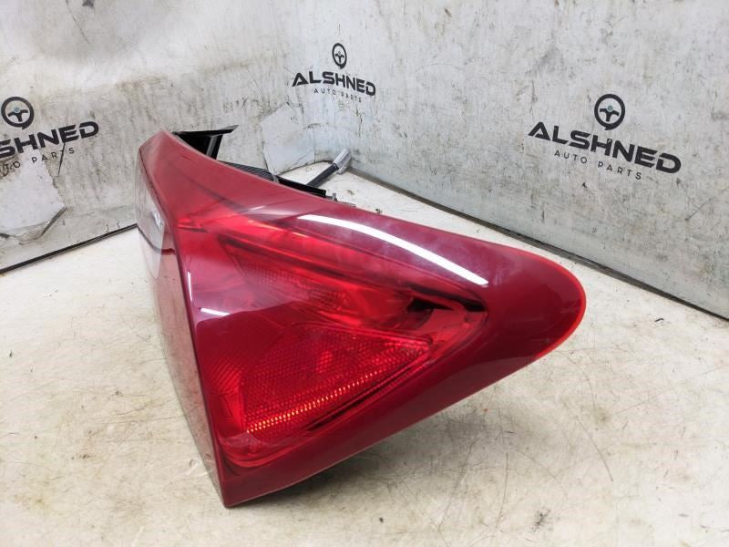 2016-2022 Chevrolet Malibu Rear Passenger Right Taillight Stop Lamp 84882384 OEM - Alshned Auto Parts