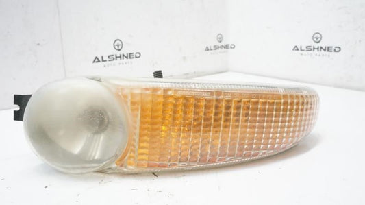 2005 GMC Denali XL Driver Left Front Corner Park Turn Signal Light 15199554 OEM - Alshned Auto Parts